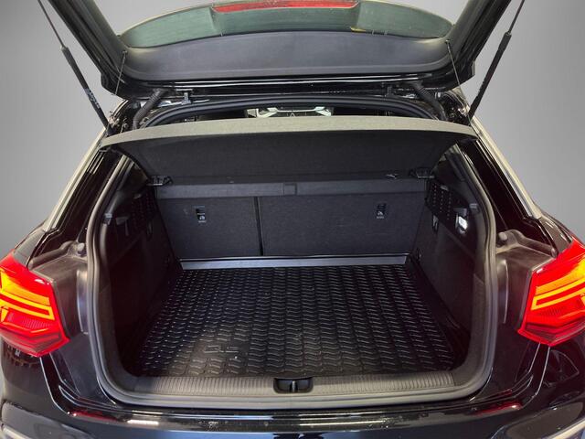 Audi Q2 35 TFSI 150pk S-Tronic S Edition · Camera · Keyless · ACC · Matrix LED · Audi Sound · Apple/Android Car Play · Virtual Cockpit ·