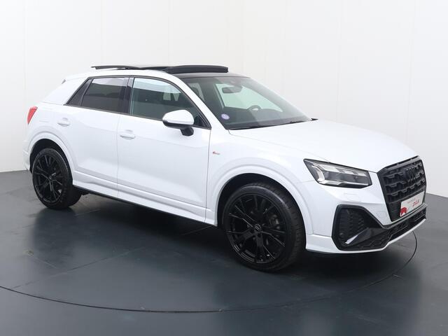 Audi Q2 35 TFSI S Edition | 150 PK | Automaat | Trekhaak | Panoramadak | 19" LM velgen | Matrix LED koplampen | Navigatiesysteem | S-line |