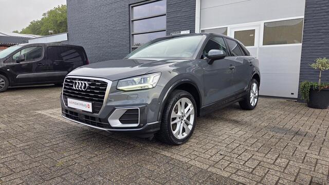 Audi Q2 1.0 TFSI Design Ultra | AUTOMAAT | NANOGRIJS | VEEL OPTIES | VOLLEDIGE ONDERHOUDSHISTORIE