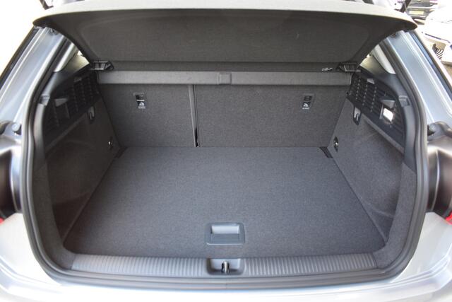 Audi Q2 35 TFSI Advanced edition Automaat | Stoelverwarming | Cruise- & Climate Control | Camera | Navigatie |