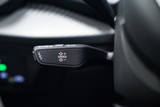 Audi Q2 35 TFSI S-Line Groen Zwart|Leder|Camera|Car play|19 inch