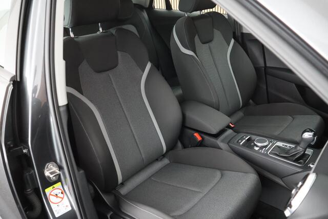 Audi Q2 35 TFSI 150pk S-Tronic S Edition Trekhaak Camera Carplay Adaptive Cruise Stoelverwarming