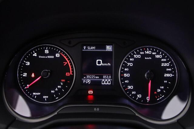 Audi Q2 35 TFSI S Edition | Elektr achterklep | Privacy Glas | Cruise Control | Achteruitrijcamera | Parkeersensoren | Stoelverwarming |