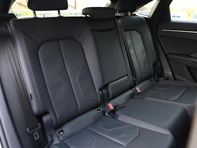 Audi Q3 Sportback 45 TFSI e Edition | Pano dak | Optiek zwart plus | Sonos | Elektrische voorstoelen met geheugen | Nieuwprijs ¤ 75.266,00