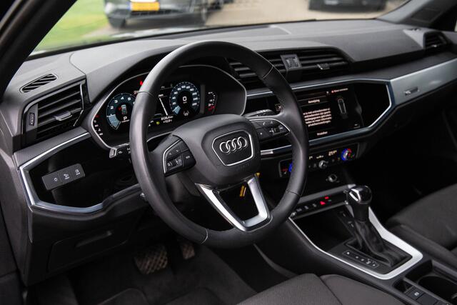 Audi Q3 35 TFSI Advanced edition Black edition , Adap. cruise, Virtual cockpit, Carplay,
