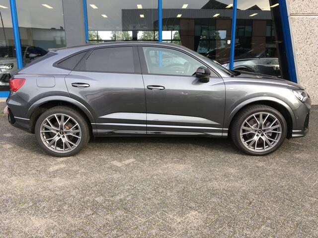 Audi Q3 Sportback 45 TFSIe 245 pk S-line Black Pano