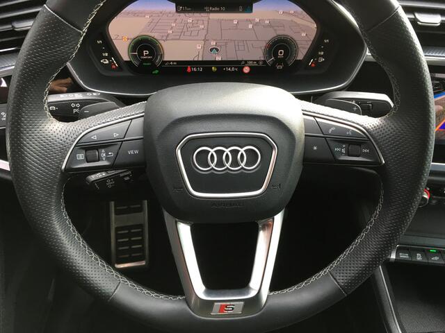 Audi Q3 Sportback 45 TFSIe 245 pk S-line Black Pano