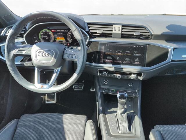 Audi Q3 45 TFSI e S-LINE ** LED, VIRTUAL, PANORAMA, ACC, 19-inch LMV, STANDKACHEL ** 1e EIG - UNFALLFREI ** ** INFORMEER OOK NAAR ONZE AANTREKKELIJKE FINANCIAL-LEASE TARIEVEN **
