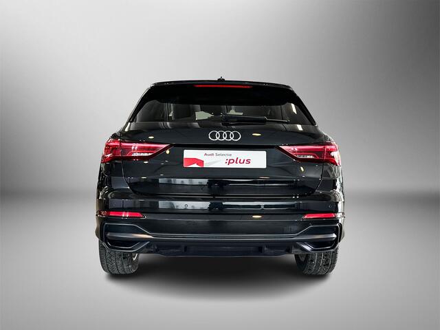 Audi Q3 45 245pk TFSI e S edition / Audi virtual cockpit / Adaptive cruise control / Parkeerhulp achter