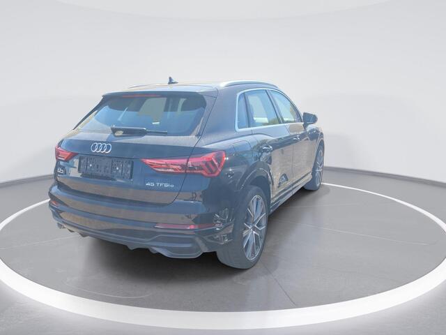 Audi Q3 45 TFSI e edition · Navigatie · LED · Parkeersensoren + camera ·