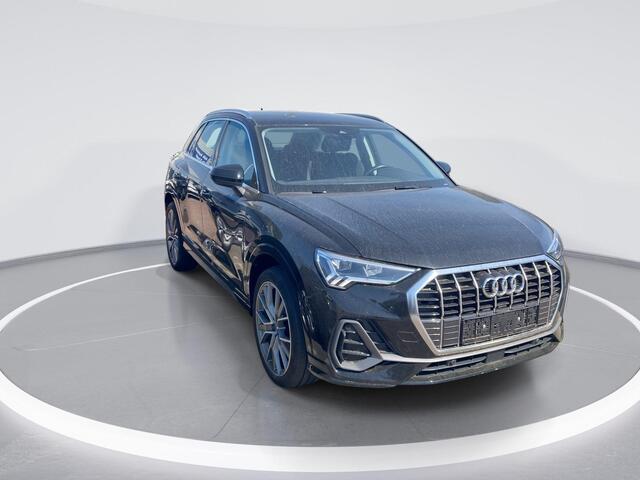 Audi Q3 45 TFSI e edition · Navigatie · LED · Parkeersensoren + camera ·