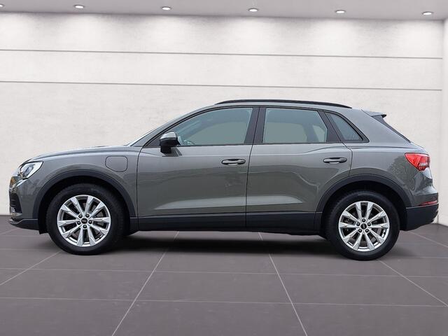 Audi Q3 45 TFSI e ** VIRTUAL, BRUIN LEDER, PANORAMA, APPLE, 18-inch LMV, ALLWETTER BND ** 1e EIG - UNFALLFREI ** ** INFORMEER OOK NAAR ONZE AANTREKKELIJKE FINANCIAL-LEASE TARIEVEN **