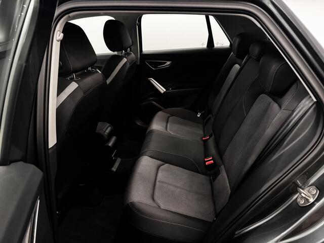 Audi Q3 35 TFSI S-Line Clima, Camera, Navi, Winterpakket, Virtual desk, A start stop, Cruise control adaptief