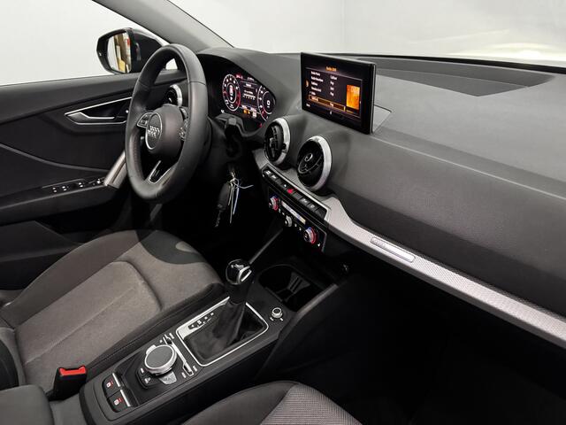 Audi Q3 35 TFSI S-Line Clima, Camera, Navi, Winterpakket, Virtual desk, A start stop, Cruise control adaptief