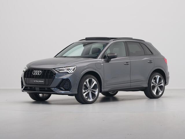 Audi Q3 45 TFSI e 245pk S edition S Line Panoramadak Trekhaak 20'' Lichtemetalen Velgen