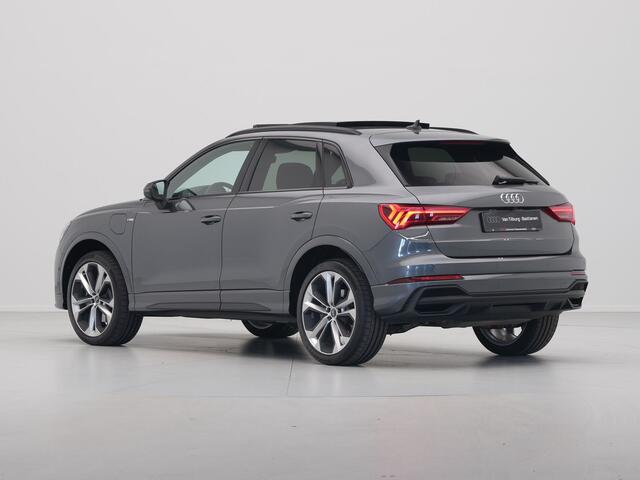 Audi Q3 45 TFSI e 245pk S edition S Line Panoramadak Trekhaak 20'' Lichtemetalen Velgen