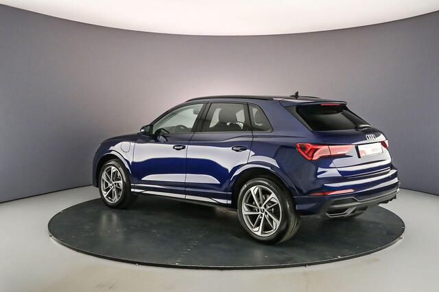 Audi Q3 45 TFSI e S edition 245 PK | Keyless | Carplay | Adapt. Cruise | 19 Inch | Stoelverwarming | S Line |