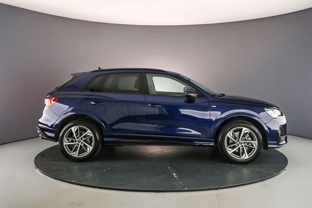 Audi Q3 45 TFSI e S edition 245 PK | Keyless | Carplay | Adapt. Cruise | 19 Inch | Stoelverwarming | S Line |