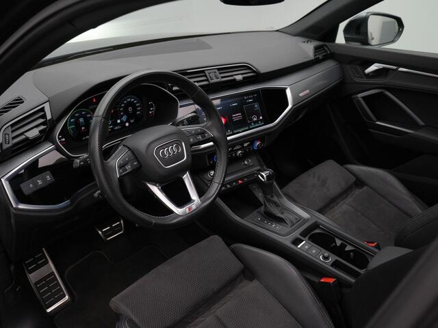 Audi Q3 Sportback S Edition 45 TFSI e 180 kW / 245 pk S-tronic | Panoramadak | Trekhaak | Rondomzicht camera | Stuur-/stoelverwarming | Leder/alcantara | Navigatie | 20 inch