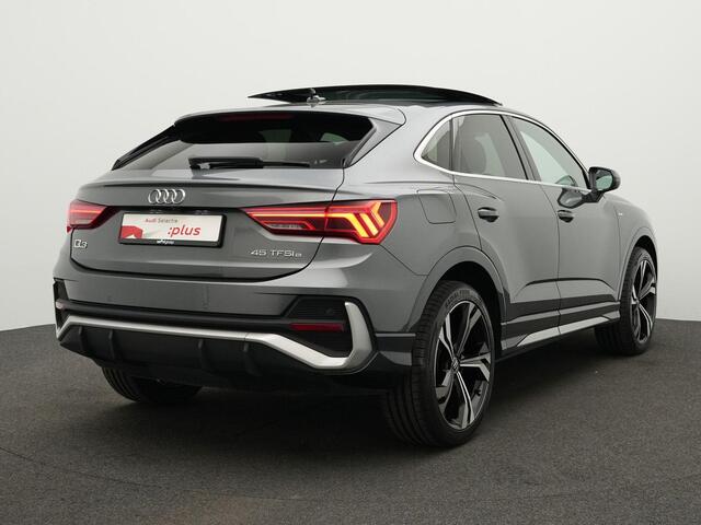 Audi Q3 Sportback S Edition 45 TFSI e 180 kW / 245 pk S-tronic | Panoramadak | Trekhaak | Rondomzicht camera | Stuur-/stoelverwarming | Leder/alcantara | Navigatie | 20 inch