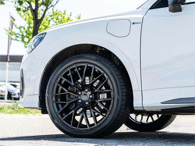 Audi Q3 45 TFSI e S-Line PANO 20 INCH ELEK STOEL ELEK TREKHAAK LED CAMERA BOMVOL!!