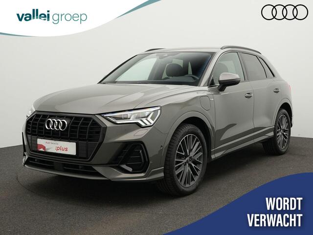 Audi Q3 S-Line Sport 45 TFSI e 180 kW / 245 pk | 360 Camera | Elek. verstelbare voorstoelen | Rondomzicht camera | 19 inch