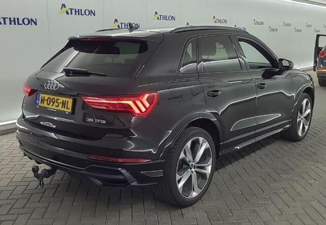 Audi Q3 35 TFSI S edition | S-Line | Optiekpakket Zwart | Trekhaak | NL-Auto