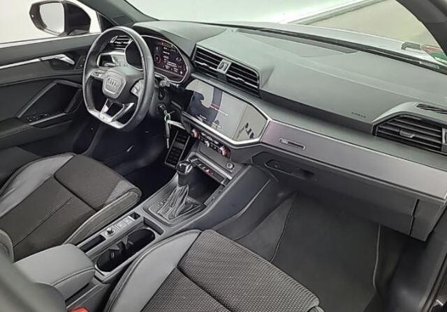 Audi Q3 35 TFSI S edition | S-Line | Optiekpakket Zwart | Trekhaak | NL-Auto