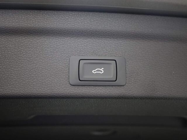 Audi Q3 Sportback 35 TFSI S Line Glazen Panorama dak · Navigatie · Stoelverwarming · Carplay/Android auto