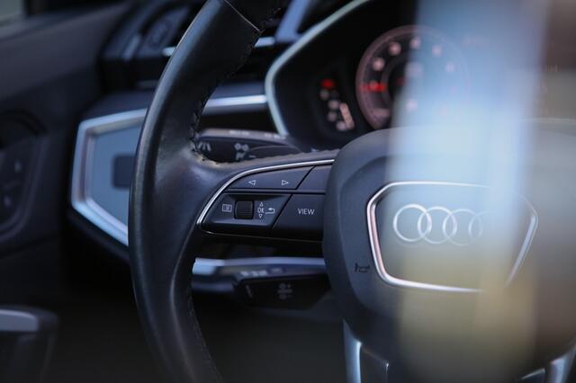 Audi Q3 35 TFSI S Edition | Pano | 360 Camera |