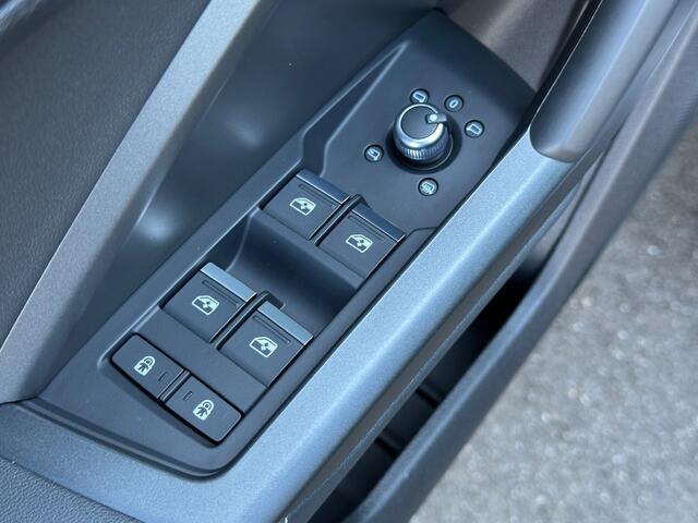 Audi Q3 Sportback 35 TFSI 150pk S-tronic 2x S-line | Zwart optiek | Camera | Keyless | Adapt. Cruise | Rijklaar incl. 1 jaar Bovag garantie