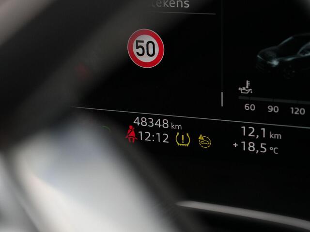 Audi Q3 S edition 45 TFSI e 245 pk S-tronic | Panoramadak | Stoelverwarming | Standkachel | Cruise Control | Side Assist | 19 inch