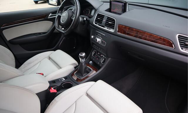 Audi Q3 1.4 TFSI CoD Design Pro Line Plus Panoramadak Sport leder Navigatie Uitklapbare Trekhaak. Etc.