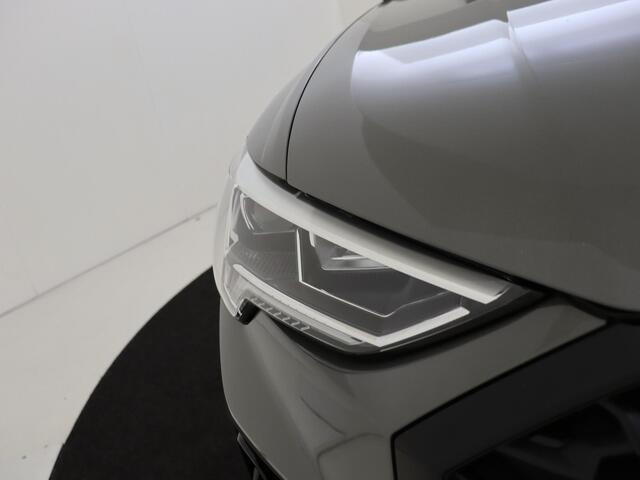 Audi Q3 Sportback 35 TFSI S Edition | Navigatie Plus | S-line interieur | LED verlichting | CarPlay | Optiek zwart | Elektrische achterklep | Parkeersensoren |