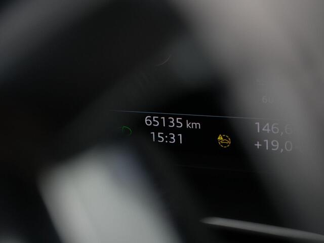 Audi Q3 S Edition 35 TFSI 150 pk S-tronic / S-Line | Leder | Achteruitrijcamera | Navigatie | Stoelverwarming