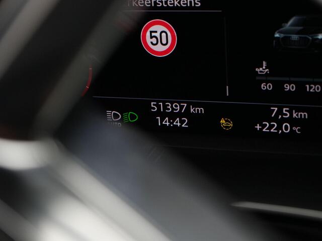 Audi Q3 Sportback 45 TFSI 245 pk S-tronic quattro S Edition / S-Line | Trekhaak | Geheugenstoel | Achteruitrijcamera | Navigatie