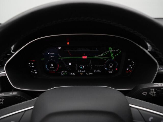 Audi Q3 Sportback 45 TFSI 245 pk S-tronic quattro S Edition / S-Line | Trekhaak | Geheugenstoel | Achteruitrijcamera | Navigatie