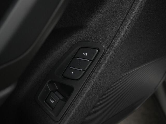 Audi Q3 Sportback 45 TFSI 245 pk S-tronic quattro S Edition / S-Line | Trekhaak | Geheugenstoel | Achteruitrijcamera | Navigatie