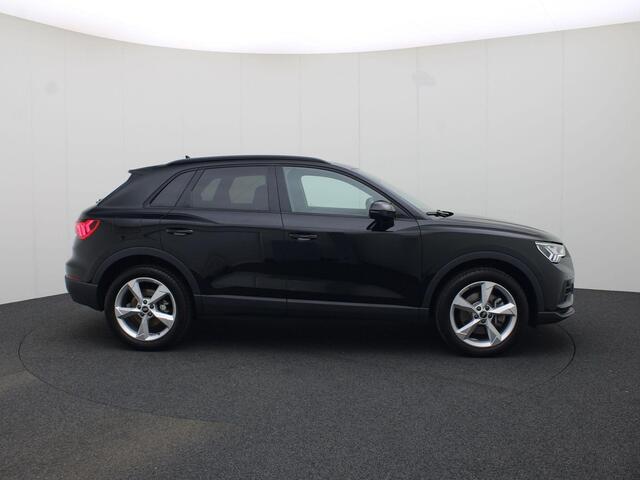 Audi Q3 45 TFSIe 180kW/245PK Business edition · Drive select · Camera + Parkeersensoren · Stoelverwarming