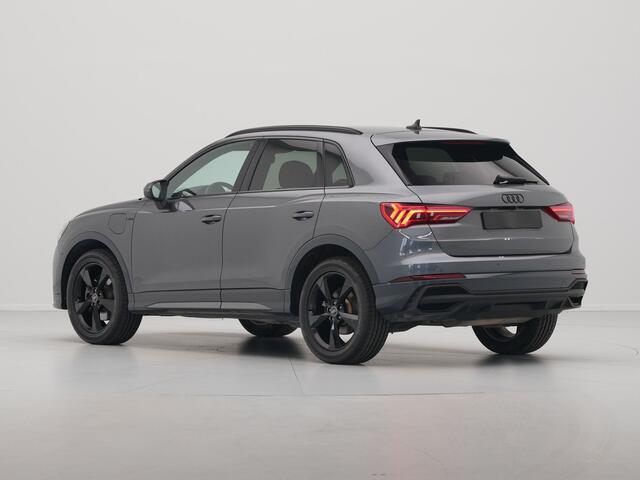 Audi Q3 45 TFSI e 245pk S-Line Navigatie Camera Audi Sound Stoelverwarming Carplay