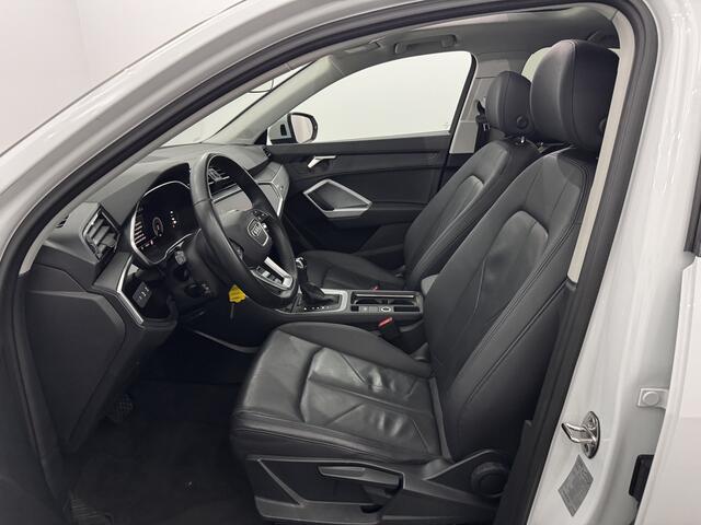 Audi Q3 35 TFSI S-line Leder, Pano, Parkeersensoren, Stoelverwarming, Virtual desk, Cruise control, A start stop