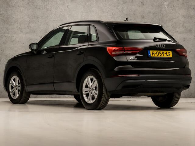 Audi Q3 35 TFSI Sportline 150Pk Automaat (APPLE CARPLAY, GROOT NAVI, CLIMATE, SPORTSTOELEN, ELEK ACHTERKLEP, PARKEERSENSOREN, CRUISE, NIEUWSTAAT)