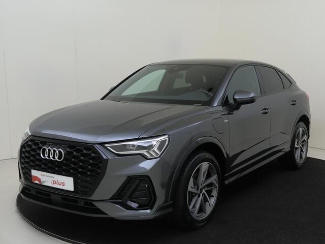 Audi Q3 Sportback 45 TFSI e S Edition | Dodehoek detectie | Stoelverwarming | CarPlay | Cruise control | Parkeersensoren | Elektrisch inklapbare buitenspiegels | Elektrische achterklep |