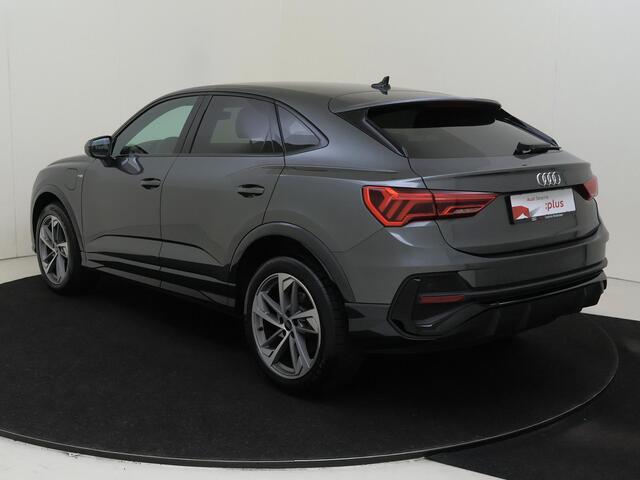 Audi Q3 Sportback 45 TFSI e S Edition | Dodehoek detectie | Stoelverwarming | CarPlay | Cruise control | Parkeersensoren | Elektrisch inklapbare buitenspiegels | Elektrische achterklep |