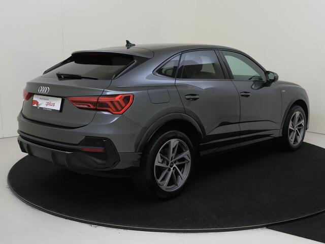Audi Q3 Sportback 45 TFSI e S Edition | Dodehoek detectie | Stoelverwarming | CarPlay | Cruise control | Parkeersensoren | Elektrisch inklapbare buitenspiegels | Elektrische achterklep |