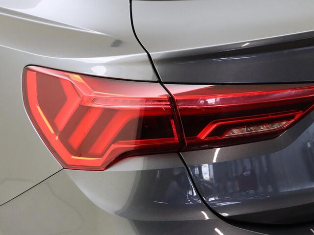 Audi Q3 Sportback 45 TFSI e S Edition | Dodehoek detectie | Stoelverwarming | CarPlay | Cruise control | Parkeersensoren | Elektrisch inklapbare buitenspiegels | Elektrische achterklep |