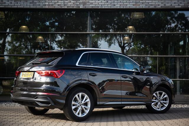Audi Q3 35 TFSI S-line , Trekhaak, Virtual cockpit, Carplay,