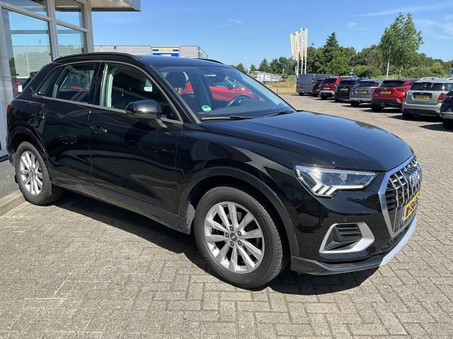 Audi Q3 35 TFSI Business Edition Camera | Trekhaak