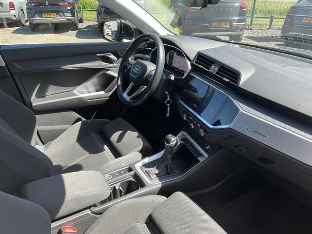 Audi Q3 35 TFSI Business Edition Camera | Trekhaak
