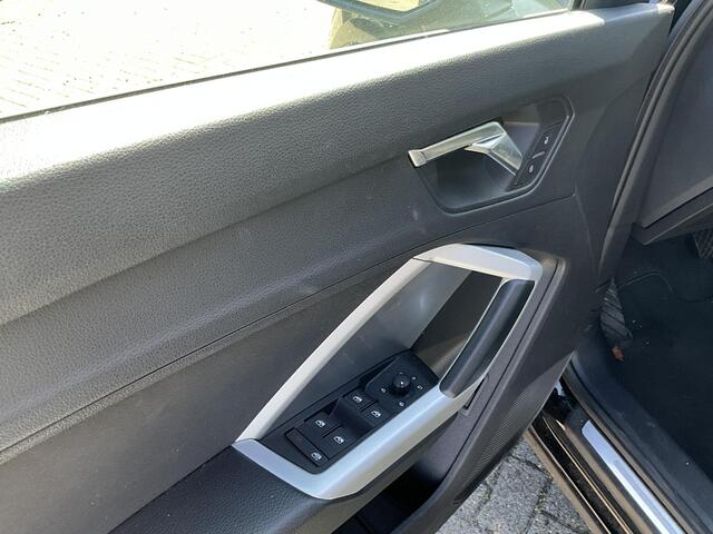 Audi Q3 35 TFSI Business Edition Camera | Trekhaak